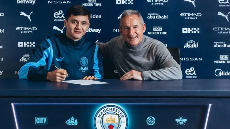 "Man City" iegādājas uzbeku, "Man United" dārgais pirkums Antoni dosies uz Spāniju