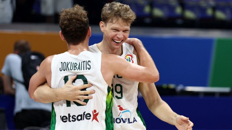 Lietuvas basketbolisti Kuzminska atvadu spēlē sakauj igauņus