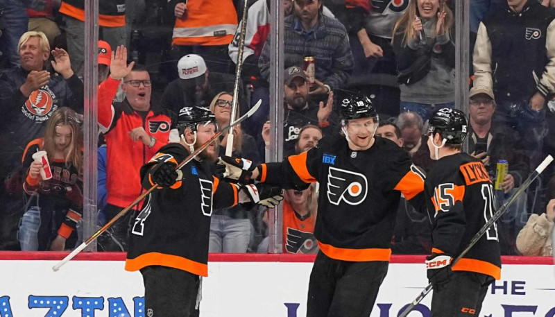 Ābols rezultatīvs otrajā spēlē pēc kārtas, Girgensons un Tampa grauj ar 8:0