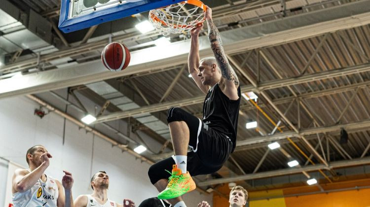 VEF izlien no mīnusiem, ukraiņi Sanons un Bobrovs ieved rīdziniekus LBL finālā