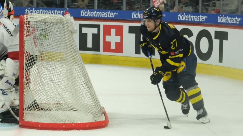Latvijas pretiniece Zviedrija traumas dēļ paliek bez NHL sezonā 58 punktus sakrājuša uzbrucēja
