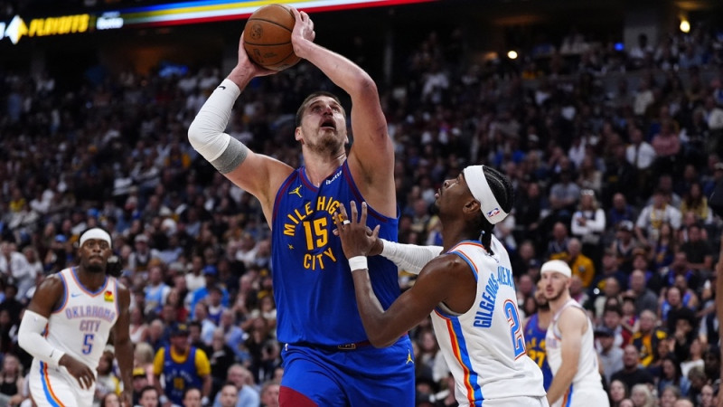 ''Cavaliers'' pārliecinoši vienu spēli atgūst, ''Nuggets'' pagarinājumā atjauno vadību