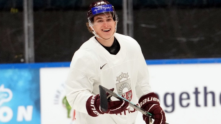 NHL vasaras attīstības nometnēs meistarību slīpēs deviņi latvieši