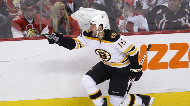 Bostonas "Bruins" komandas stūri uztic savam bijušajam vācu uzbrucējam Šturmam