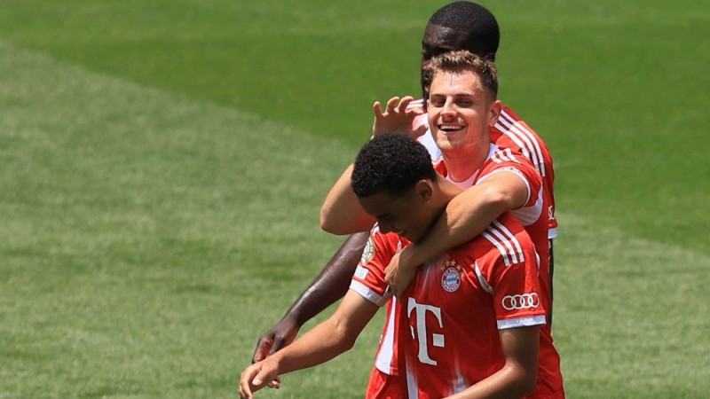 Klubu PK: "Bayern" saplosa amatierus no Jaunzēlandes