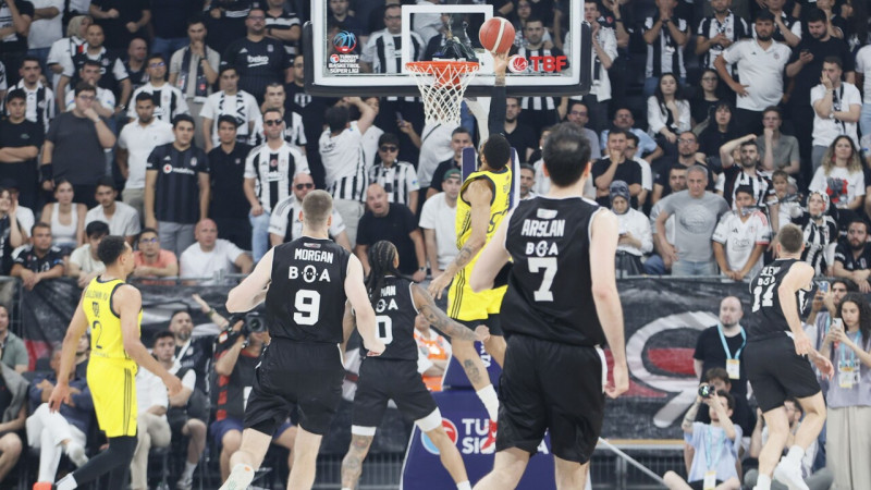 Žagaram solis no klusā titula: Jasikēviča "Fenerbahçe" krampējas Turcijas tronī