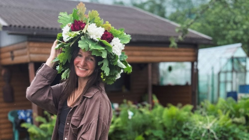 Foto: Sociālajos tīklos sportisti atrāda savus krāšņos Jāņu svētku vainagus
