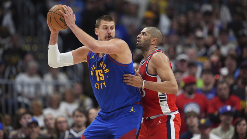 Vecmeistars Batums panācis jaunu vienošanos ar "Clippers"