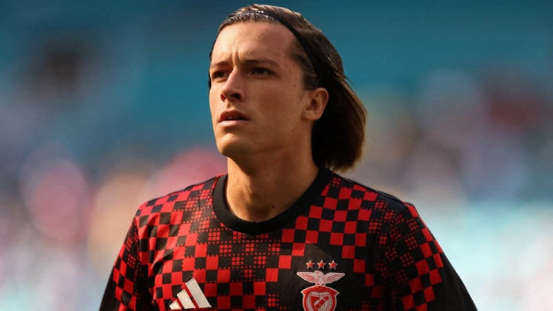 Madrides "Real" papildina sastāvu ar "Benfica" aizsargu Karrerasu