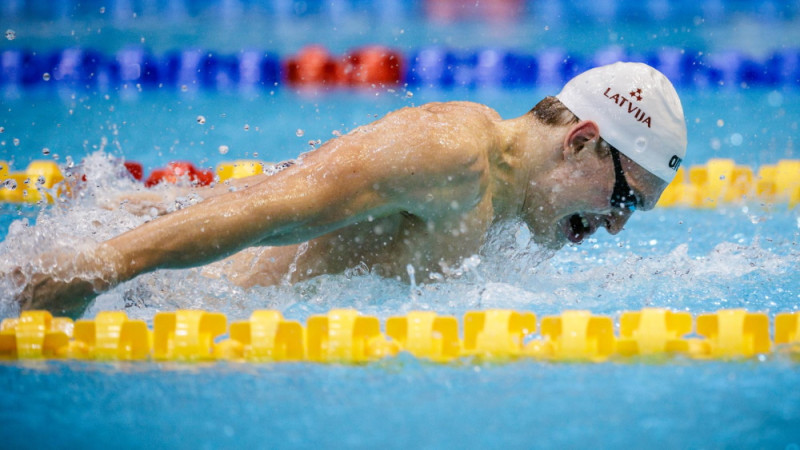 Peldētājam Miķelsonam Eiropas čempionātā vēl viens Latvijas rekords