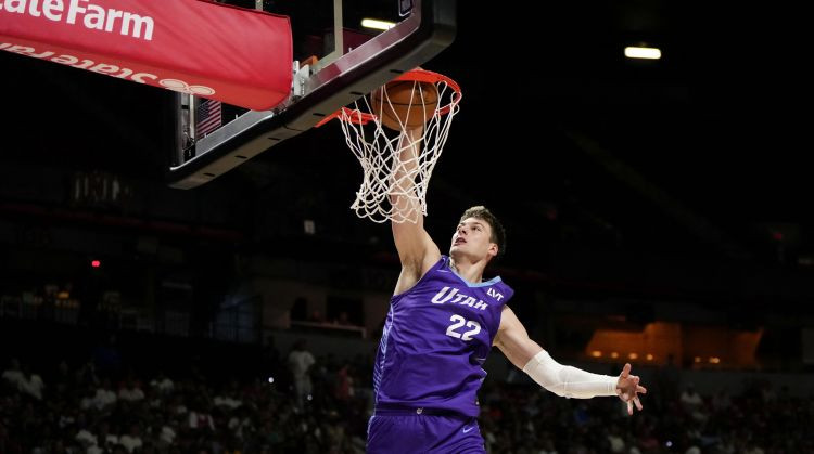 Par NBA Vasaras līgas vērtīgāko spēlētāju atzīts "Jazz" uzbrucējs Filipovskis