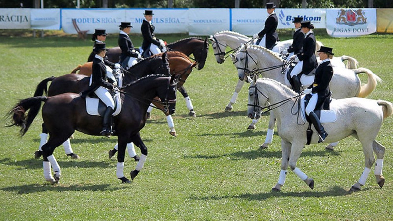 Pēc vairākiem pārkāpumiem Jātnieku federācija sporta centru "Kleisti" nodod valsts pārvaldībā