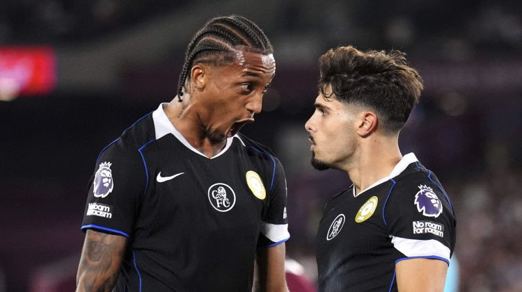 Pedru 1+2, Pālmeram trauma iesildoties, "Chelsea" ar stūra sitieniem grauj Londonas duelī