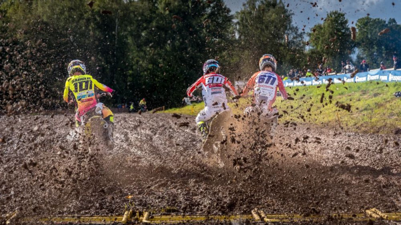 Kandavas dubļos Baltijas čempionāta posmā motokrosā dominē latvieši