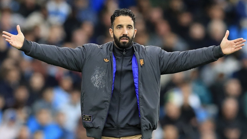 Dārga atlaišana: šķiras Amorima un Mančestras "United" ceļi