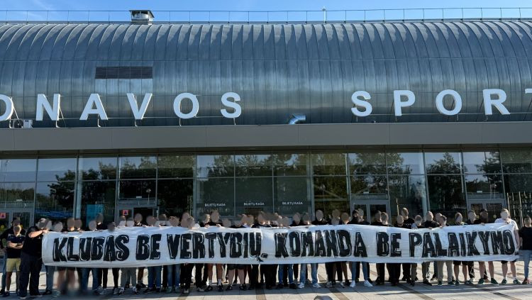 Peļņa pāri vērtībām: Kauņas "Žalgira" fanu klubs sezonas pirmajā dienā izziņo boikotu