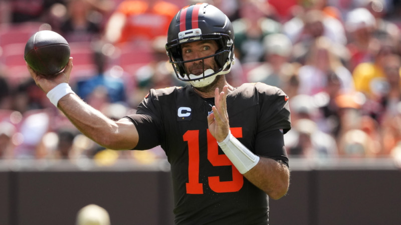 Vēso Džo aizstāj vecais Džo: "Bengals" lāpa robu ar NFL otro vecāko saspēles vadītāju