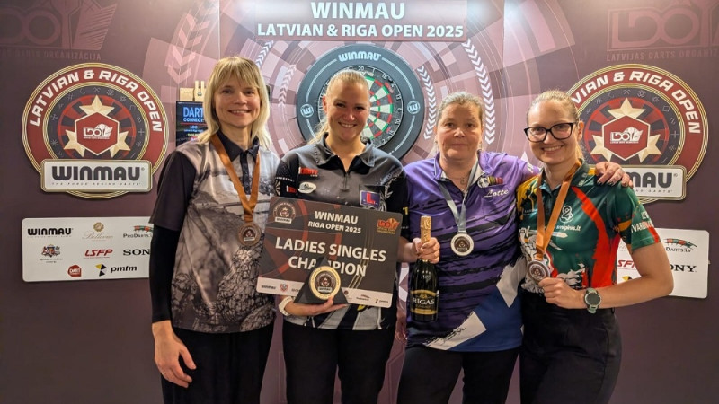 “Riga open” šautriņu mešanā trijniekā Vīksna pieaugušajām, Laumanis ar Rogu jauniešiem