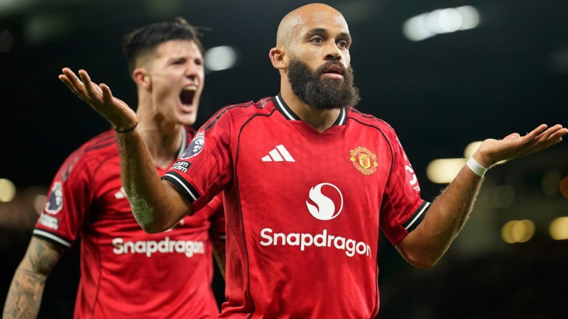 Mbemo divi vārti, Braitona kutina nervus, MU iztur un svin trešo uzvaru pēc kārtas