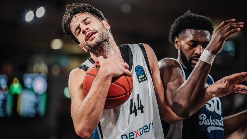 ULEB Eirokauss: Hamburgas torņiem sabrukums sezonas ievadā