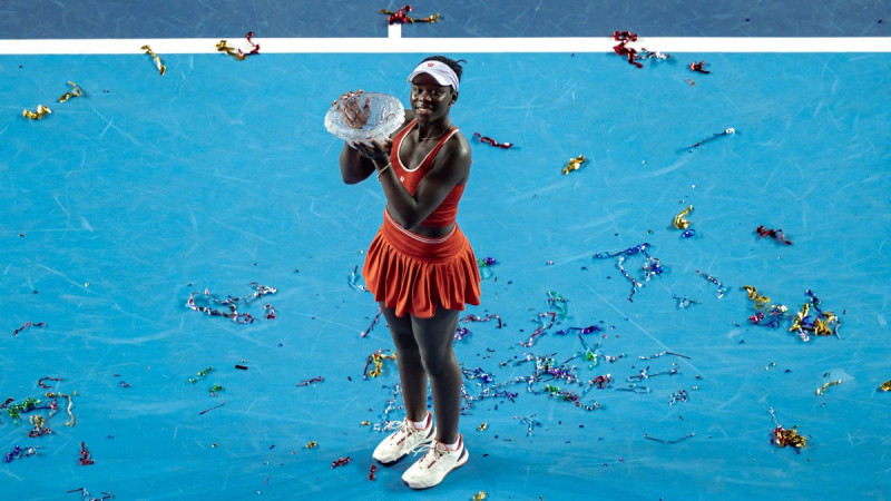 19 gadīgā Mboko triumfē Honkongā, nopelnot otro WTA titulu