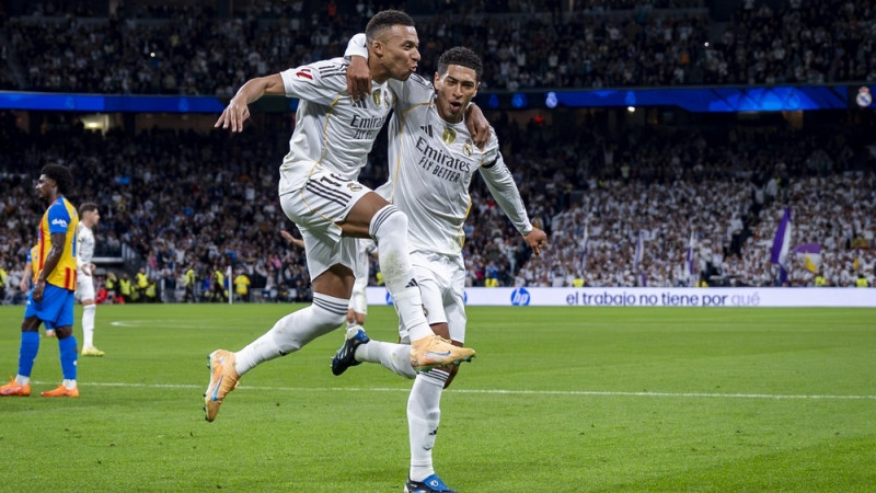 Mbapē divi vārti, Vinisiuss nerealizē pendeli, Madride mājās grauj Valensiju