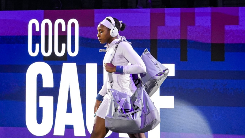 Finālturnīra pērnā čempione Gofa uzvar un saglabā cerību uz pusfinālu