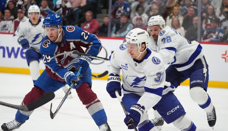 Ābols izlaiž "Flyers" spēli, Girgensonam septiņi uzvarēti iemetieni