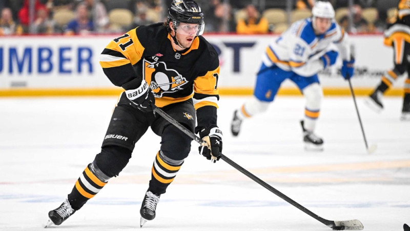 "Penguins" pirmajā maiņā spēlējušajam Holanderam nopietnas veselības problēmas