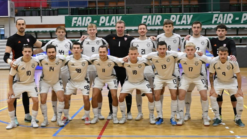 Latvijas telpu futbolisti apspēlē arī mājiniekus rumāņus