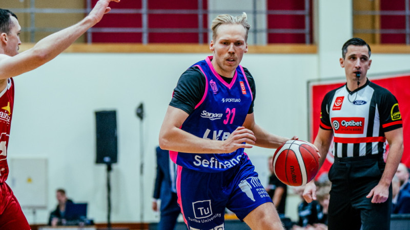 Trešais Cēsu triloģijas stāsts beidzas ar Mačohas sirēnlauzi