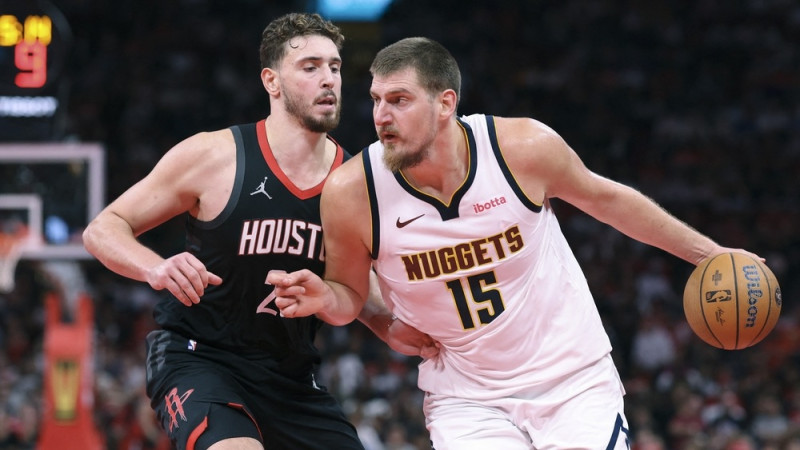 Jokičs un Marejs galotnē sarūpē uzvaru, ''Suns'' uzvaras metiens, ''Thunder'' un ''Heat'' iemet 140+