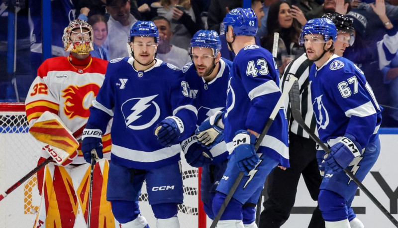 Girgensons gūst vārtus, atkārtojot Ozoliņa un Žoltoka sasniegumus NHL