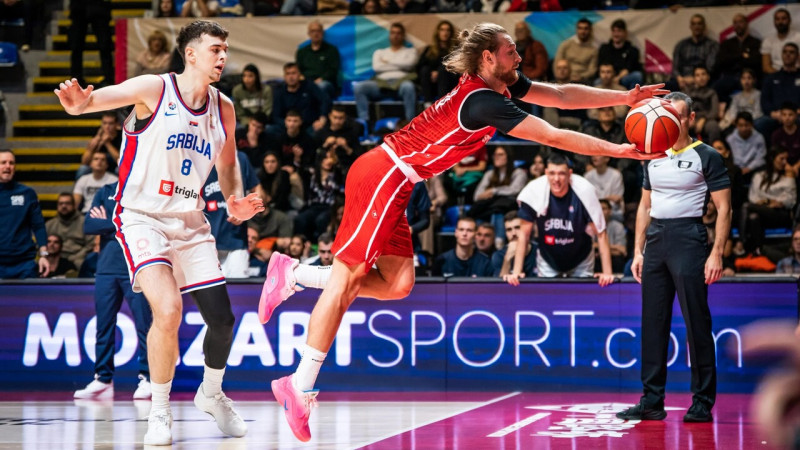 Serbi Belgradā atgūstas no -23 un paglābjas no izgāšanās pret Šveici