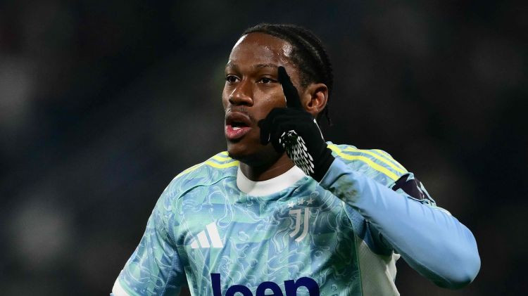 Deividam pirmie vārti A sērijā kopš augusta, "Juventus" un "Como" viesos uzvar ar 3:0