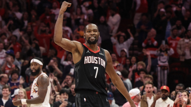 Durents visu laiku rezultatīvāko sarakstā apsteidz Novicki, Eitonam perfekta spēle