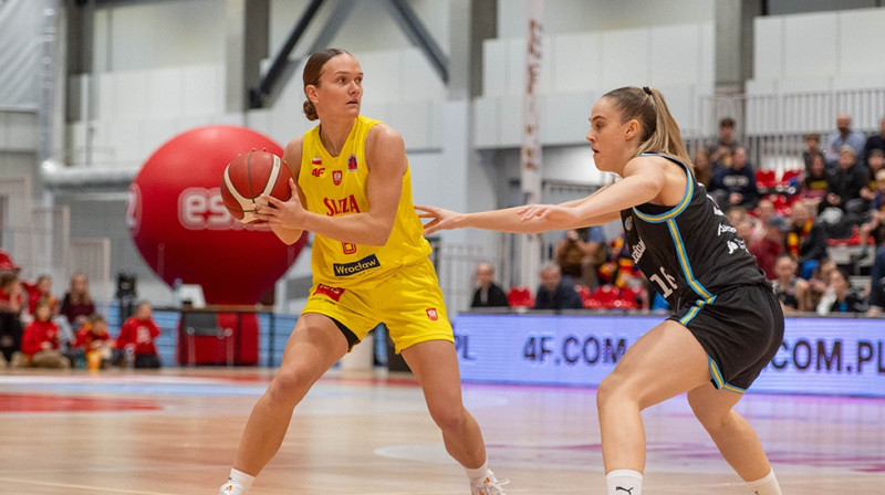 Ketijas Vihmanes metiens nogādā "Sleza Wroclaw" Polijas kausa pusfinālā