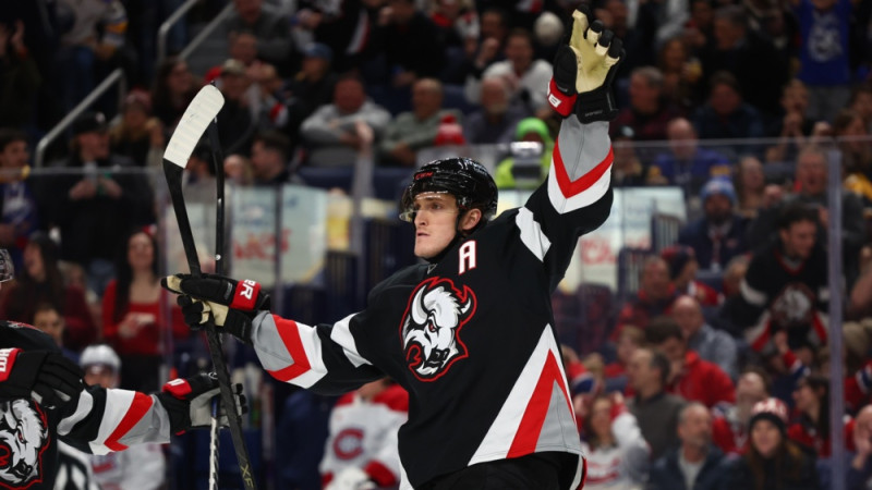 Tompsonam hat-trick "Sabres" uzvarā, Edmontona paliek sausā