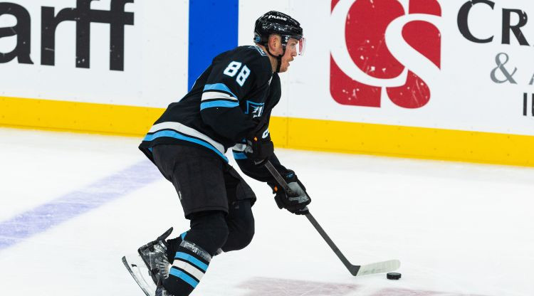 Vankūverai ar 0:6 desmitais zaudējums pēc kārtas, aizsargiem Šmitam un Sendersonam četri punkti