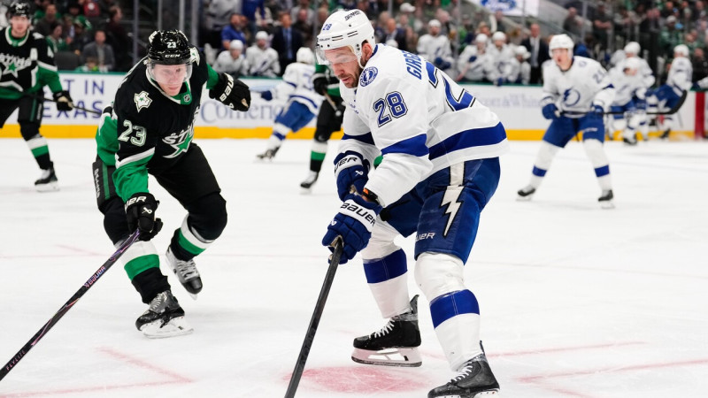 Girgensons dedzīgs spēka cīņā, Tampai 12. panākums 13 spēlēs