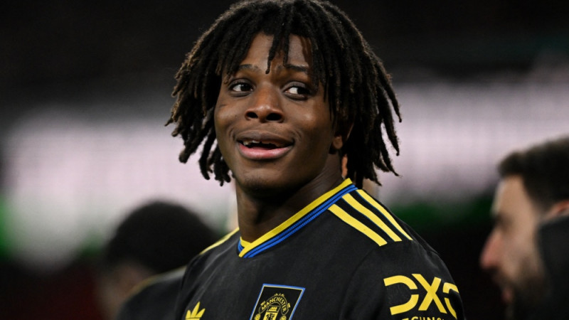 Uz viļņa esošajai Mančestras ''United'' vairākus mēnešus būs jāiztiek bez pamatsastāva aizsarga