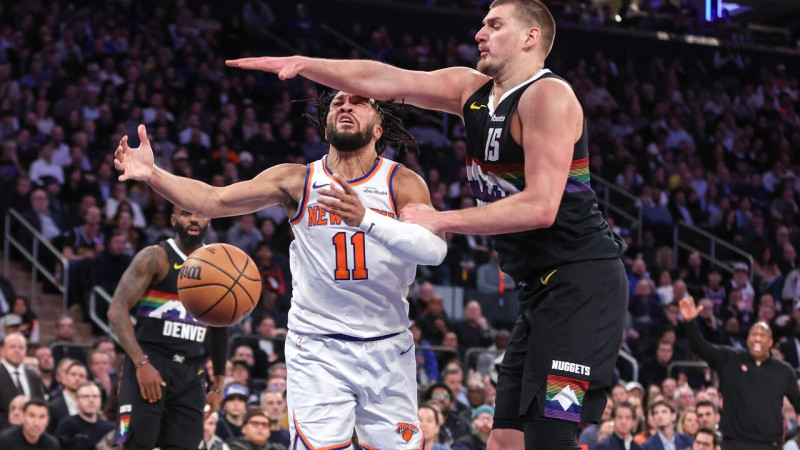 Ņujorkā divu papildlaiku cīņa, "Bucks" spēlētājam 44+6+6 un lietuvietim 24+15 zaudējumos