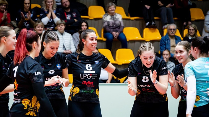 Daugavpils volejbolistēm pārliecinoša uzvara Latvijas čempionātā