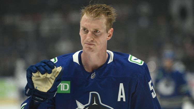 Bļugera pārstāvētā Vankūveras "Canucks" aizmaina aizsardzības veterānu