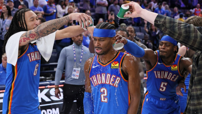 Šejs gāž Čeimberleina rekordu, Lukam 51 punkts, Jokičam 31+20+12