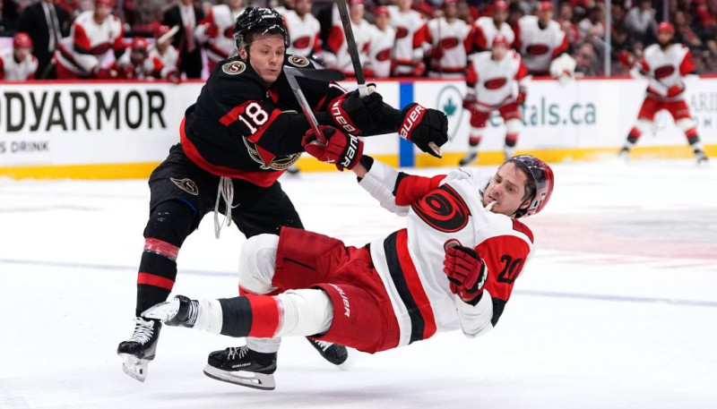"Sabres" pārņem vadību sērijā, "Hurricanes" un "Avalanche" soli no nākamās kārtas