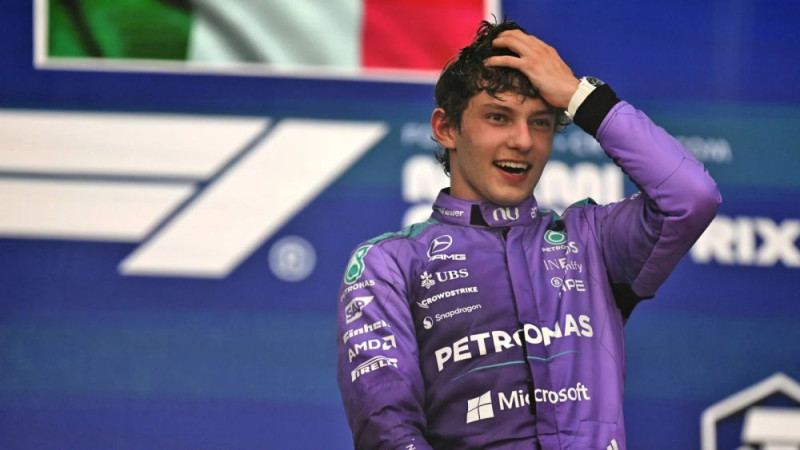 Eklstons: "F1 čempions šogad būs Antonelli vai Verstapens"