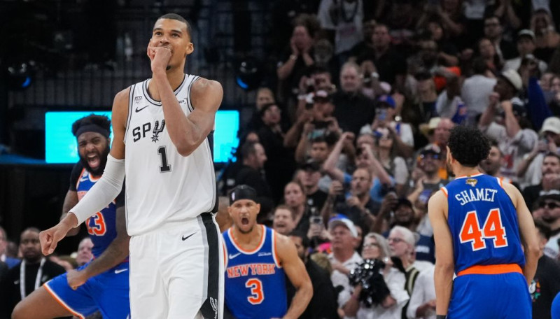 Vembijam rupja kļūda, "Knicks" tuvojas "Warriors" rekordam