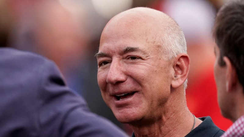 "Amazon" dibinātājs Beizoss kļūs par Premjerlīgas granda līdzīpašnieku