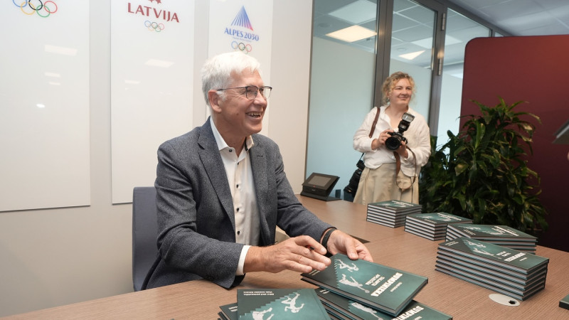V. Valters laiž klajā "Dumpinieka talanta apliecību"
